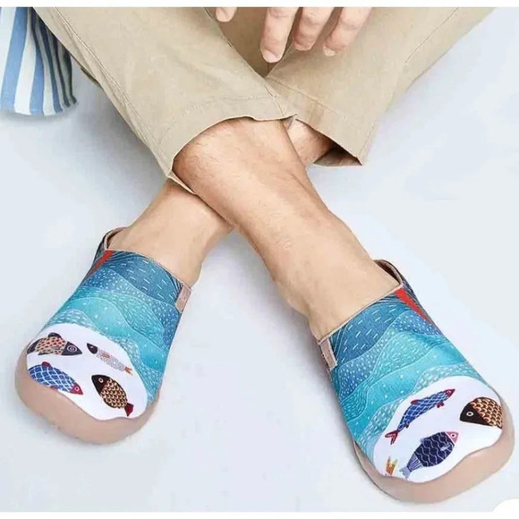 Uin Mens Happy Fish Painted Canvas Slip on Shoes Multicolored Sz 11 - Picture 1 of 13